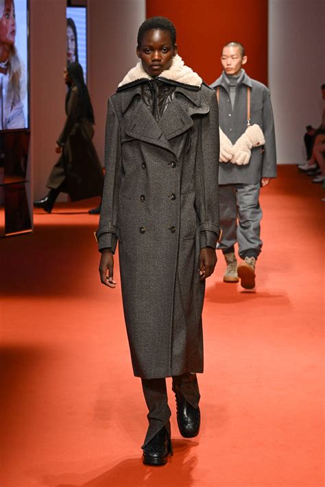 gucci cappotto con ape|Il cappotto doppiopetto Powerful chic in 20 modelli dell'inverno .